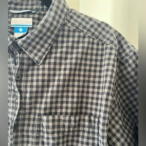 Columbia Light Weight Short Sleeve Button Down